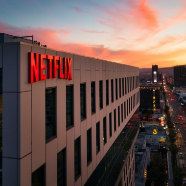 Por primera vez en una década NETFLIX disminuyó el número de suscriptores